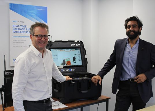 Local UK MP visits x-ray system manufacturer
